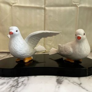 2 Vintage Home Interior HOMCO #8856 Porcelain Love Birds EUC 1985 White Doves